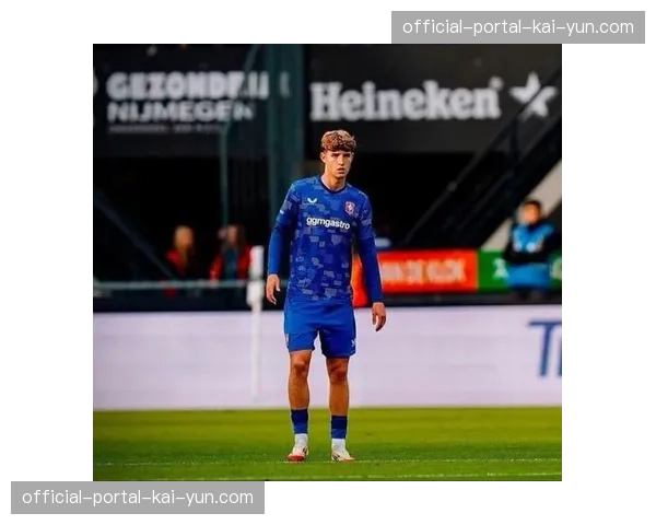 巴萨因转会费分歧退出尼斯塔德谈判，特温特要求1000万欧元