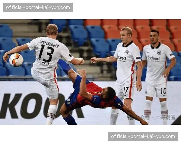 欧冠赛场战术对决：不同联赛风格碰撞展现足球多样性